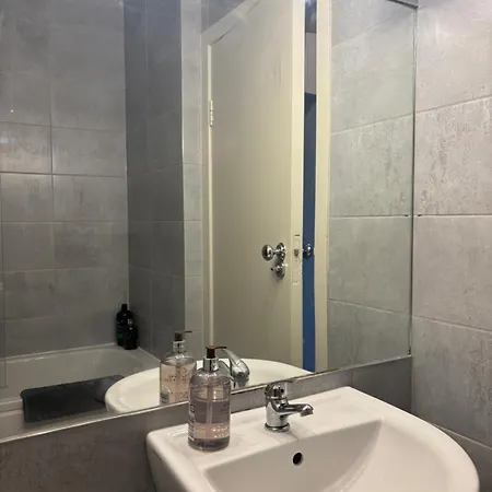 Stylish Dublin4 - One Bedroom *