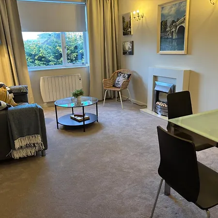 Stylish Dublin4 - One Bedroom *