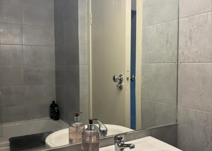 Stylish Dublin4 - One Bedroom *